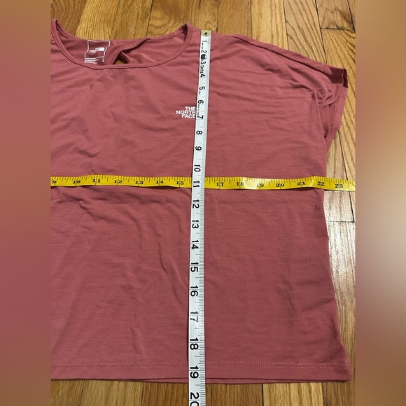 The North Face Women's Rust Short Sleeve Tee - Picture 4 of 4